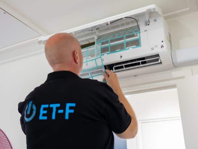 ET-F plaatst een airco